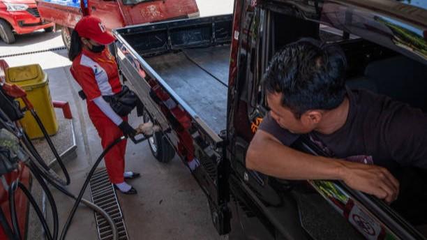 Rupiah Makin Lesu, Pemerintah Diminta Jangan Buru-buru Naikkan Harga Pertalite