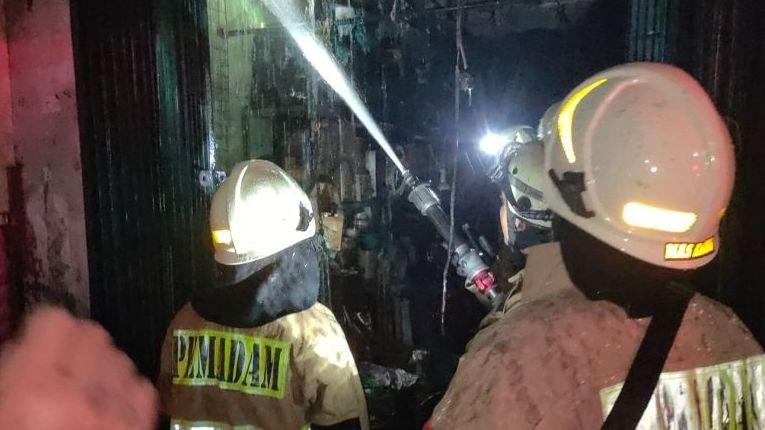 Toko Elektronik di Makasar Jaktim Ludes Terbakar, Tak Ada Korban Jiwa