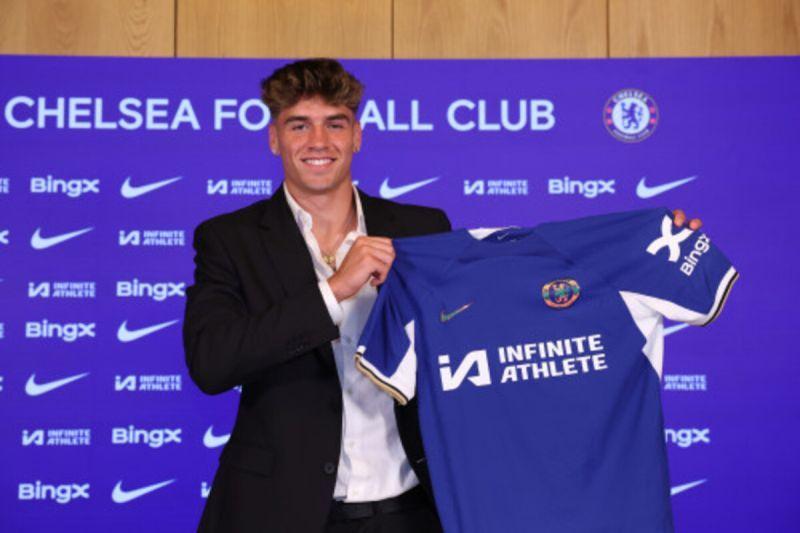 Marc Guiu Resmi Berlabuh ke Chelsea dari Barcelona