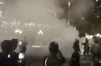 Mobil Seruduk Pembatas Jalan di Kelapa Gading Jakut, Sopir Diduga Mabuk