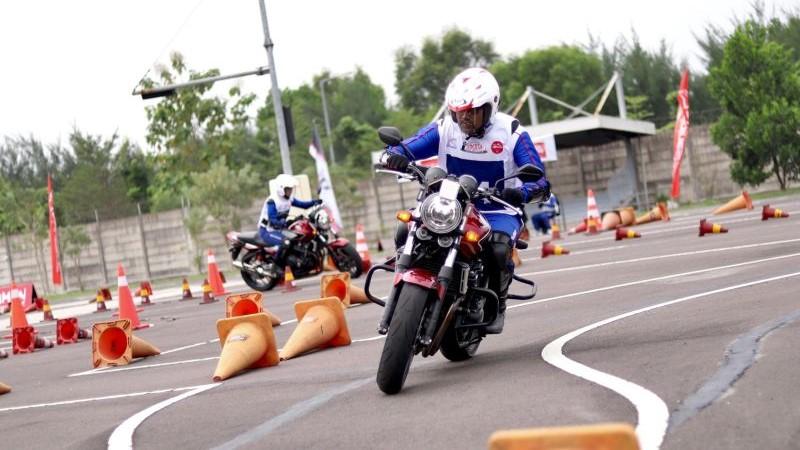 Gencarkan Peduli Keselamatan, AHM Kembali Gelar Safety Riding