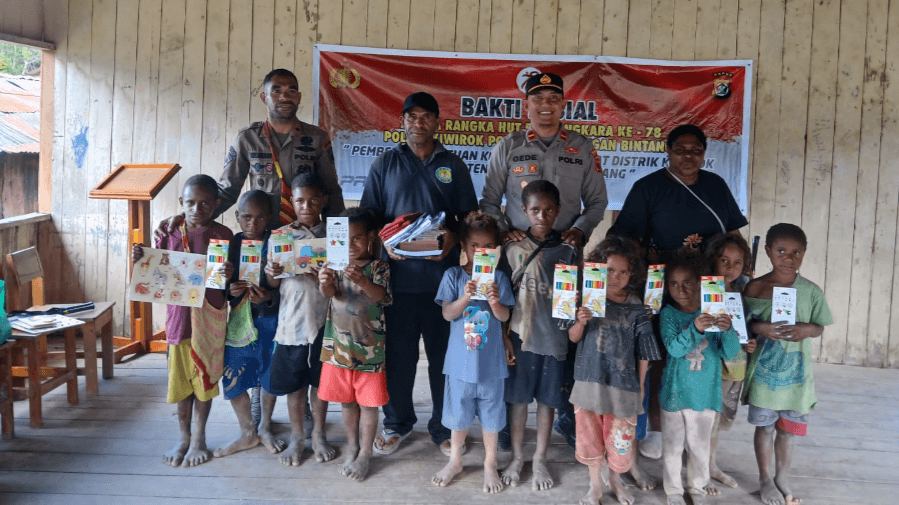 Peduli Cerdaskan Anak Bangsa, ODC Berikan Bantuan Alat Tulis-Olahraga dan Seragam Sekolah Distrik Kiwirok