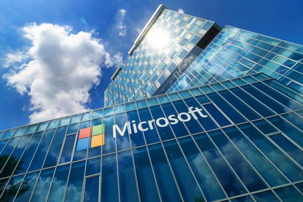 Dilarang Pakai Android, Pegawai Microsoft di China Wajib Gunakan iPhone 15