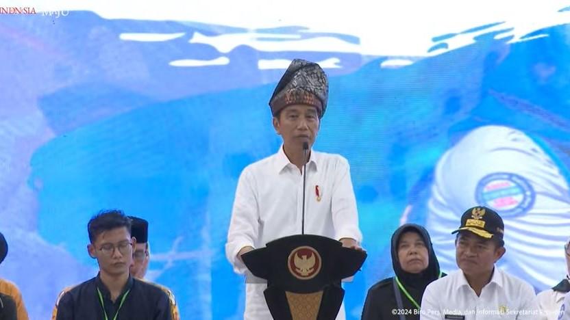 Presiden Jokowi Teken Keppres Pemberhentian Tidak Hormat Ketua KPU Hasyim Asy'ari