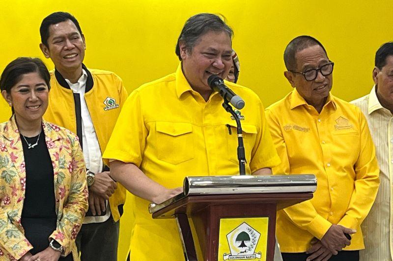 Airlangga soal Baliho Ahmad Lutfi-Gus Yasin: Masa Wartawan Tidak Kenal Kode?