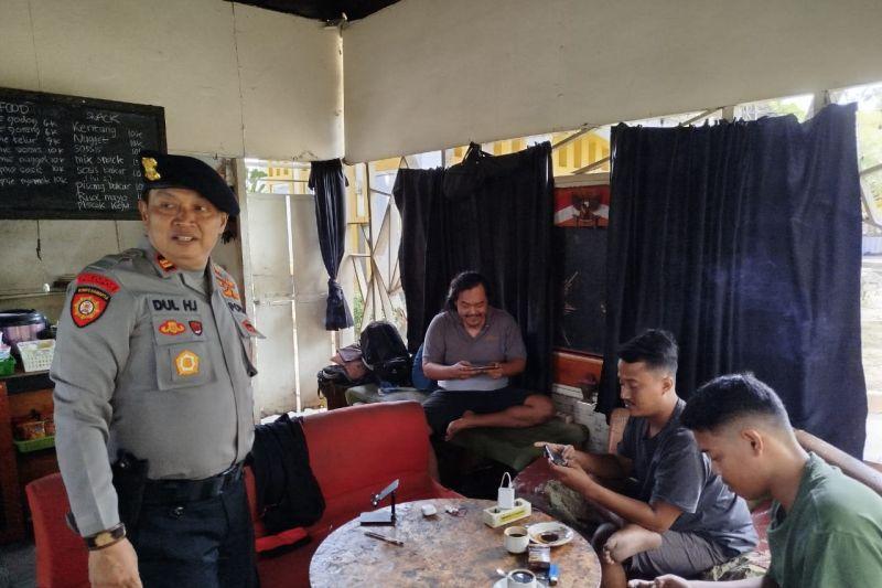 Razia Judi Online Menyasar ke Warung Kopi Hingga Pelosok Desa