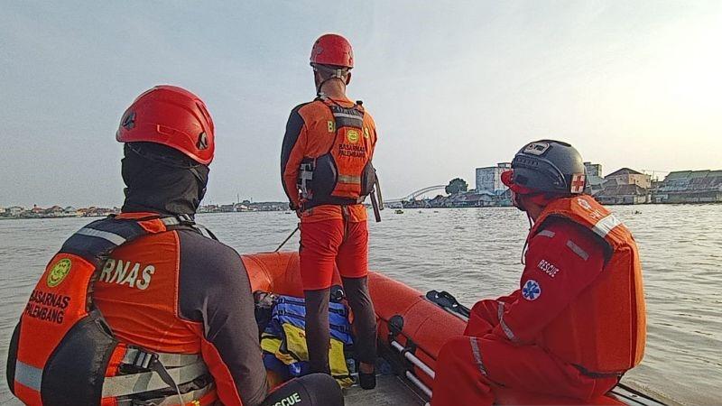 Pekerja Jembatan Kertapati Palembang Hilang, Tim SAR Lakukan Pencarian