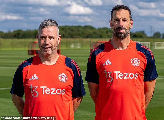 Ten Hag Gandeng Eks Bomber MU Dampingi Dirinya Musim Depan