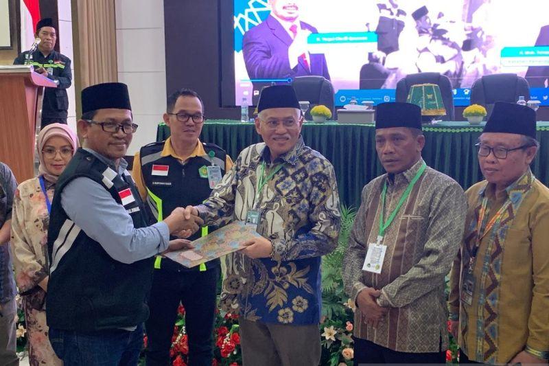 Sekda Sultra Sambut Kedatangan Jemaah Haji Kloter UPG 28 di Makassar