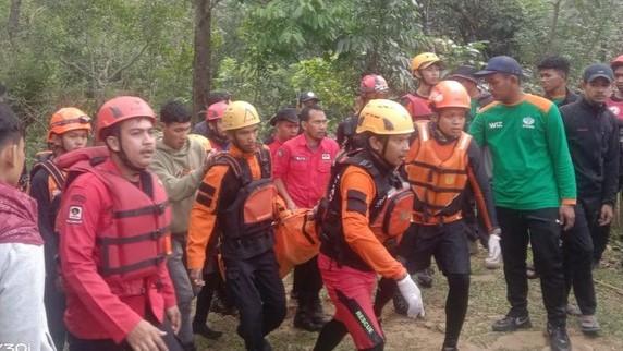 Tenggelam saat Mandi di Air Terjun Jami Maros, 2 Remaja Putri Ditemukan Tewas
