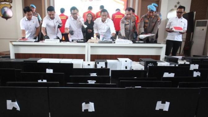 Bandar Judi Slot Beromzet Rp1 Miliar di Surabaya Ditangkap!