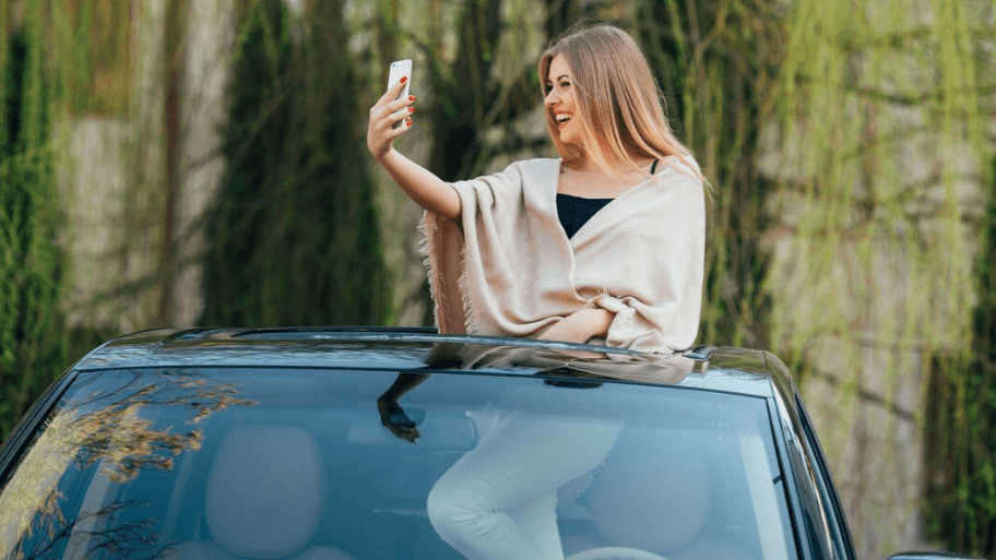 Apa Sih Perbedaannya Sunroof dan Moonroof-Panoramic Roof? Simak Penjelasannya di Sini