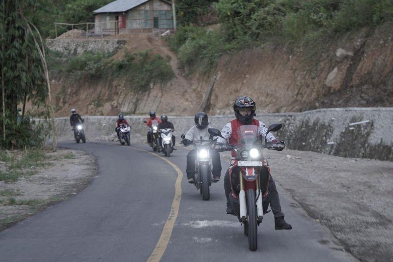 Motul Indonesia Uji Ketahanan Dua Pelumas Terbarunya di Flores NTT