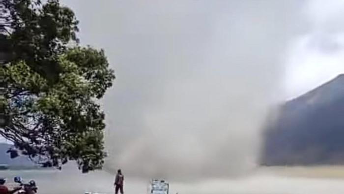 TNBTS Bantah Kemunculan 'Tornado' di Bromo, Tapi 'Dust Devil'