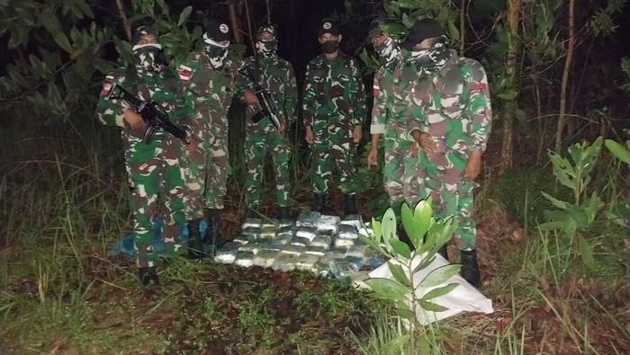 TNI Gagalkan Penyelundupan Ekstasi-35,9 Kg Sabu di Kalimantan Barat
