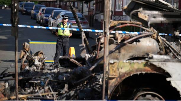 Kerusuhan Meletus di Leeds, Massa Rusak Mobil Polisi hingga Bakar Bus Tingkat