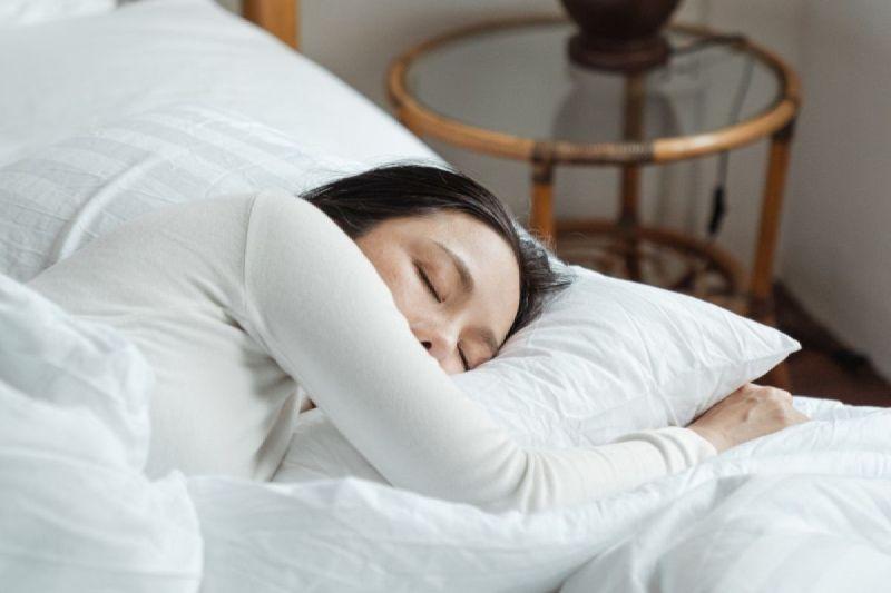 Batasi Sleep Call dan Main HP Yuk! Agar Kualitas Tidur Meningkat