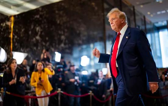 Biden Mundur, Trump Anggap Enteng Kamala Harris