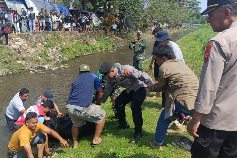 Terungkap! Ini Identitas Mayat Pria Paruh Baya di Sungai Malang