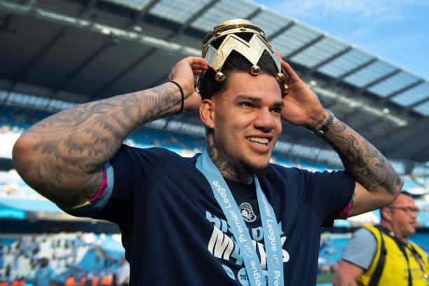 Pep Guardiola Ragu dengan Masa Depan Ederson