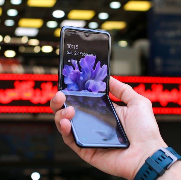 Kelebihan dan Kekurangan Handphone Model Flip