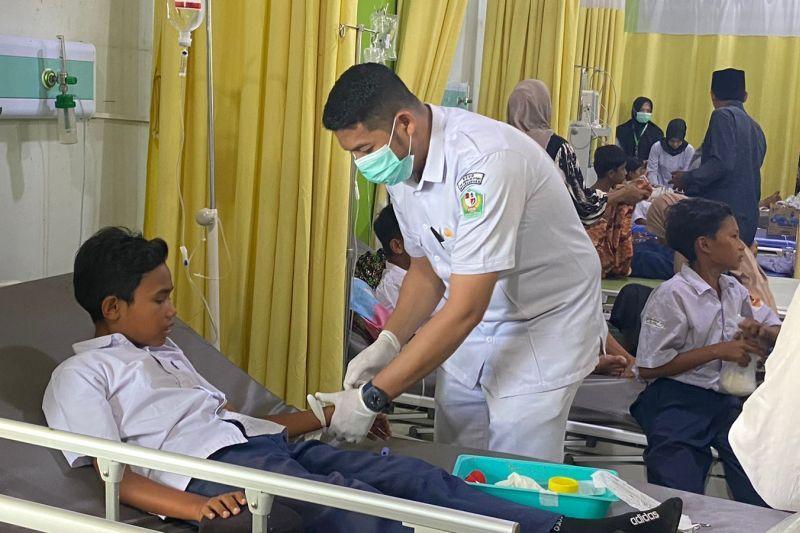 Polisi Uji Makanan Diduga Bikin Pelajar MTS di Aceh Keracunan Massal