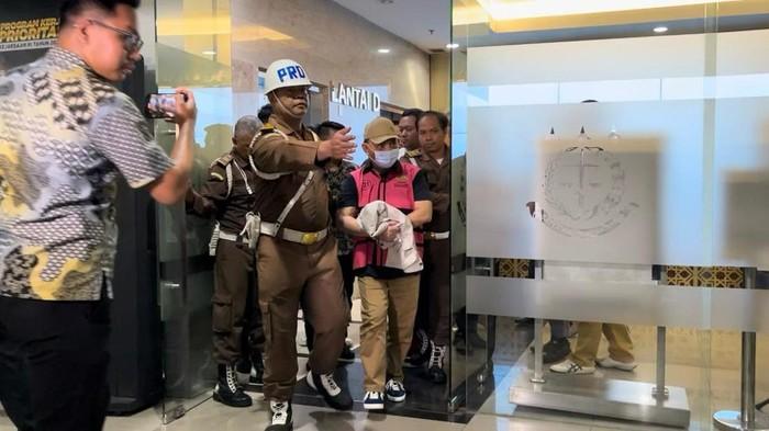 Anggota DPR Ujang Iskandar Langsung Dibawa ke Rutan Salemba