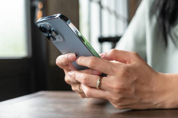 Huawei Bikin iPhone Babak Belur di China