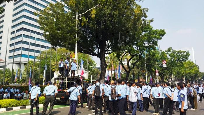 Ancam Demo Besar-besaran, FKLB Beri Ultimatum ke Pj Gubernur untuk Pecat Direksi TransJakarta