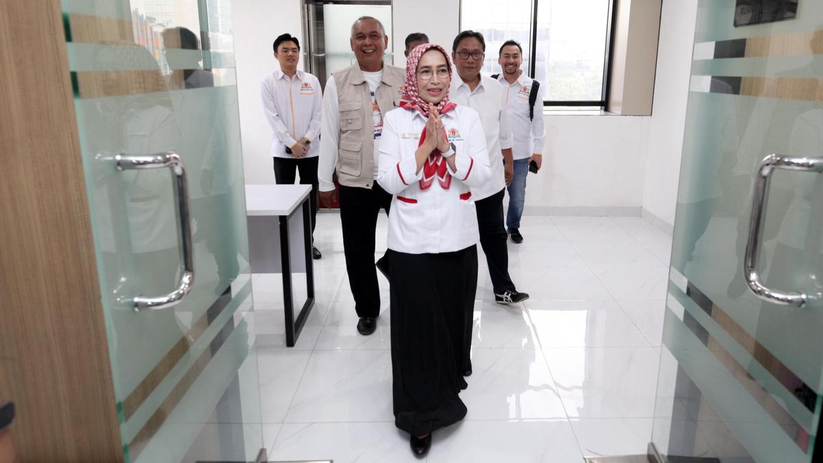 Diana Calonkan Diri Kembali