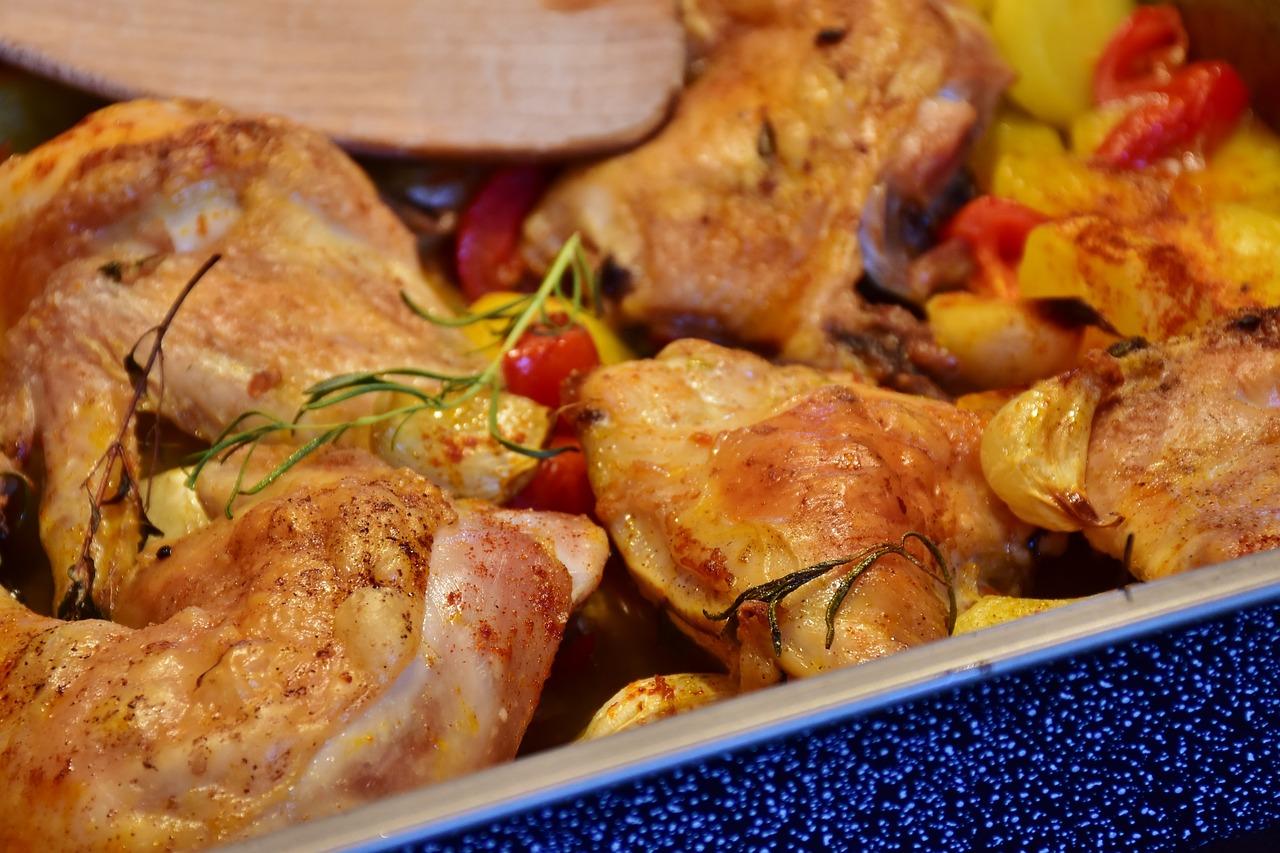 Begini Cara Marinasi Daging Ayam Agar Empuk dan Juicy