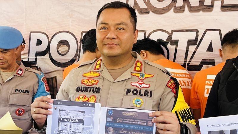 Admin Medsos Tawuran dan Promosi Judi Online Ditangkap di Bogor