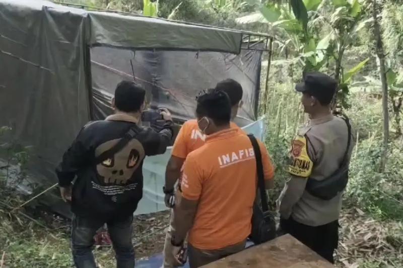 Diduga Korban Pembunuhan, Polisi Ekshumasi Jasad Wanita di Bandung