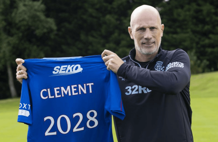Pelatih Rangers Resmi Perpanjang Kontrak Hingga 2028