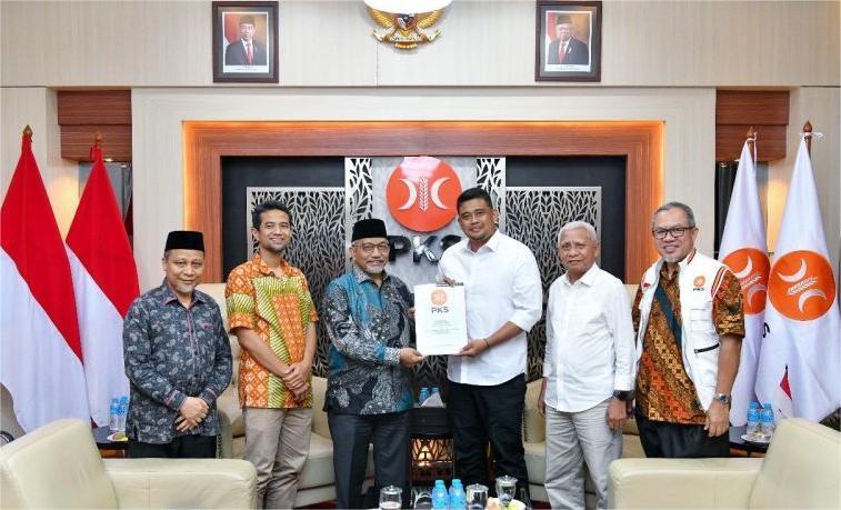 Resmi: Ahmad Syaikhu Beri SK Dukungan untuk Bobby Nasution-Surya Maju di Pilkada Sumut 2024