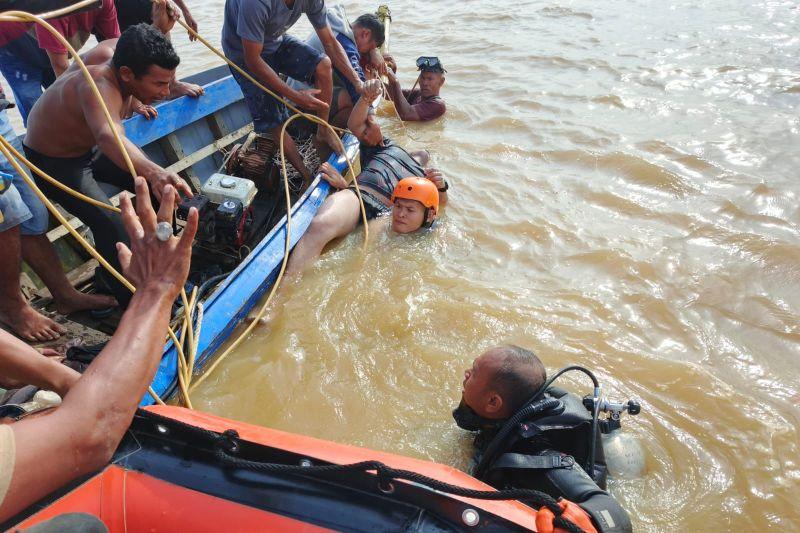 Basarnas Cari 2 Remaja Tenggelam di Sungai Batanghari Jambi