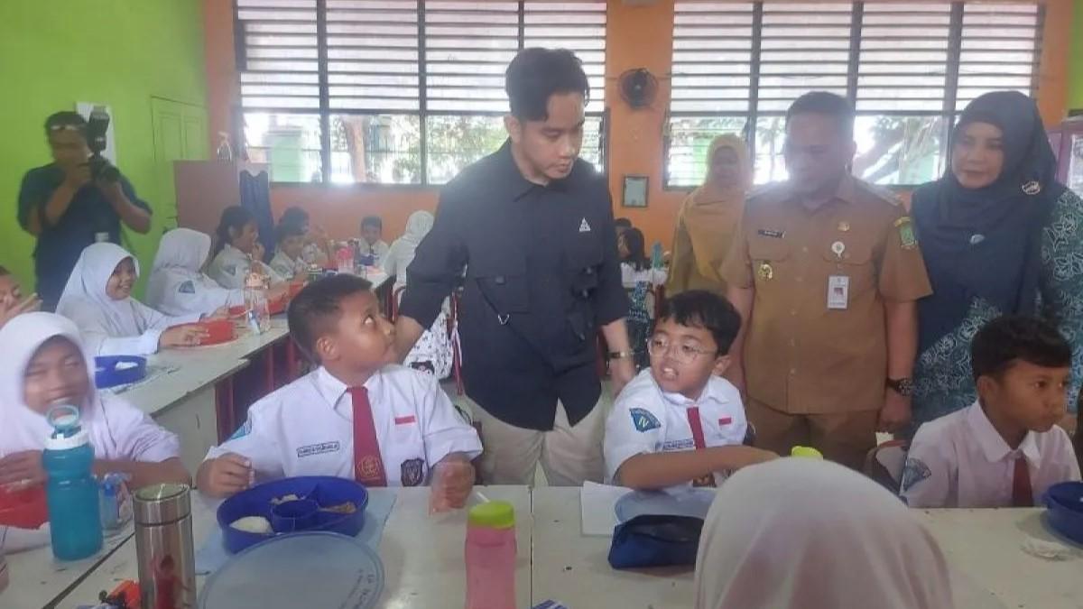 Gibran Sebut Biaya Makan Siang Gratis Setiap Daerah Berbeda, Tangerang Rp15.000