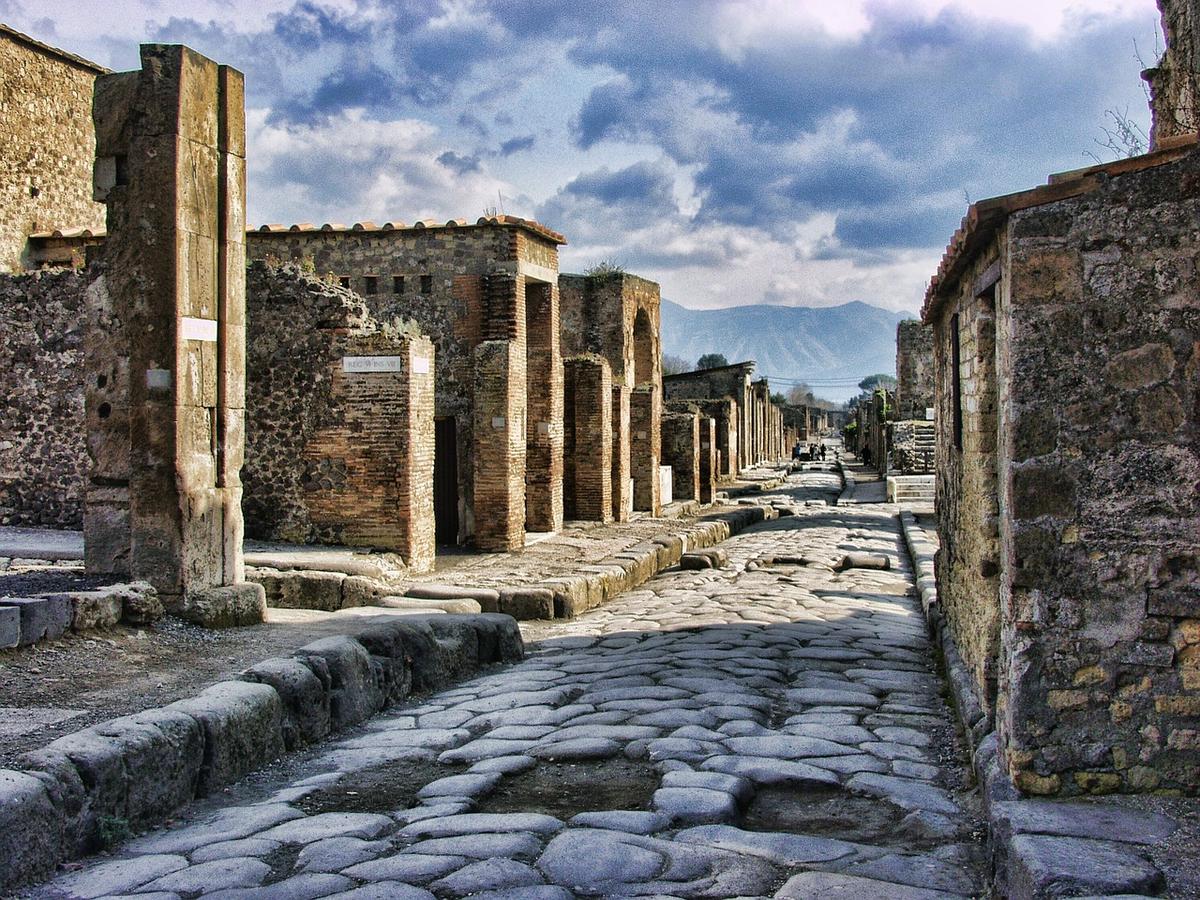 Kota Pompeii dalam Alquran: Menyibak Hikmah di Balik Penghancuran Kota Kuno