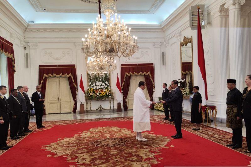 Jokowi Terima Surat Kepercayaan 10 Dubes Negara Sahabat
