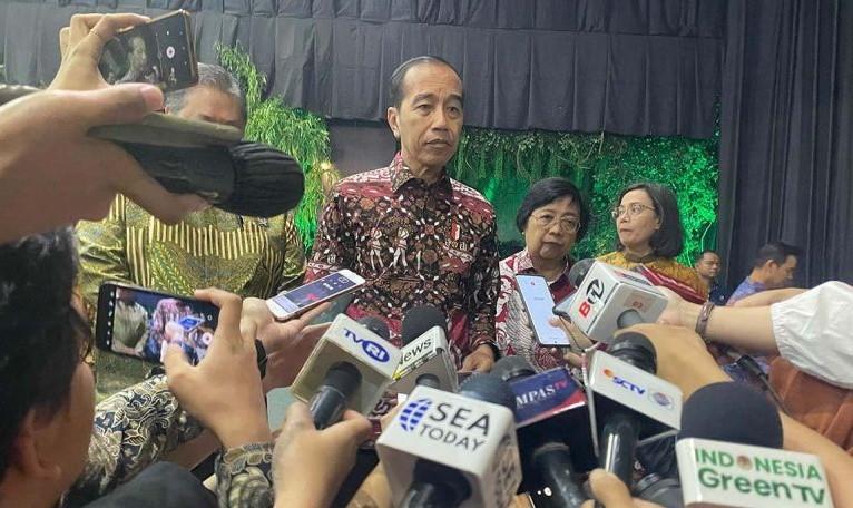Jokowi Serahkan 43.122 Ha Lahan Bersertifikat TORA kepada Masyarakat