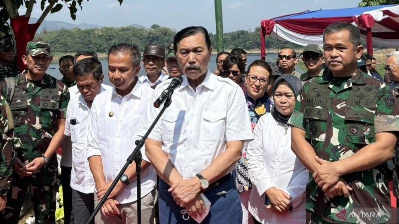 Ini Respons Luhut soal Airlangga Mundur dari Ketum Golkar