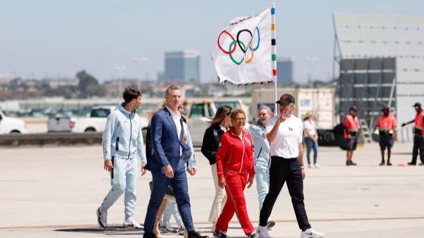 Bendera Olimpiade Telah Tiba di Los Angeles, AS