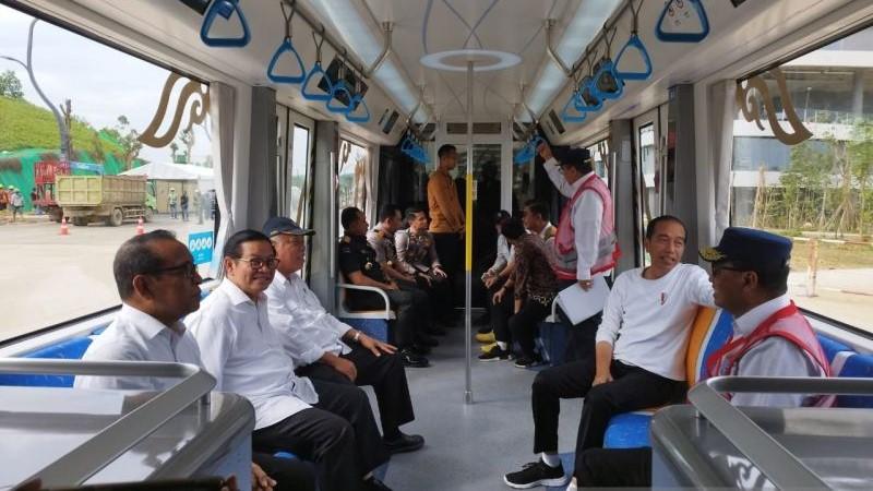 Jajal Kereta Otonom untuk Angkut Tamu Upacara saat HUT RI, Begini Rasanya Kata Jokowi