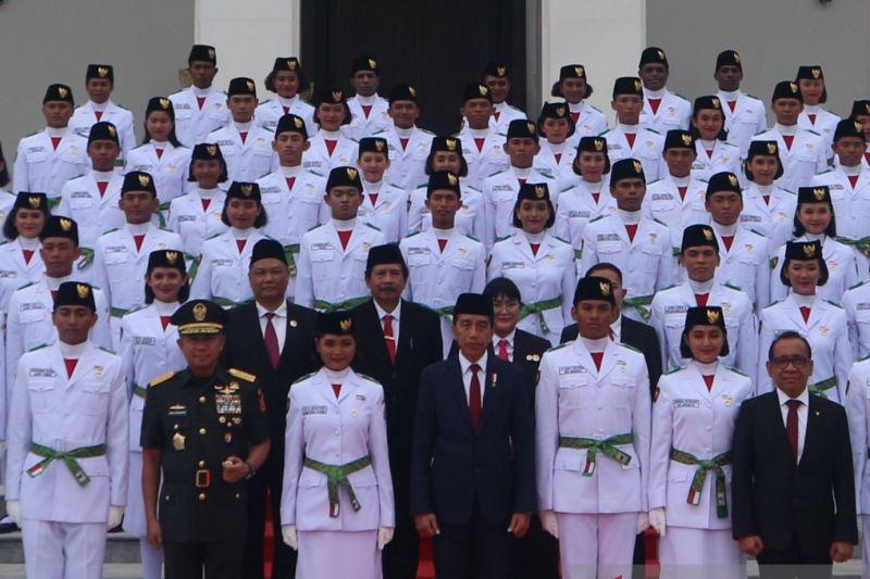 Presiden Jokowi Kukuhkan Paskibraka 2024 di Istana Negara IKN
