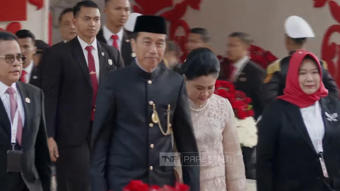 Tiba di Gedung DPR/MPR, Presiden Jokowi Gunakan Baju Adat Betawi