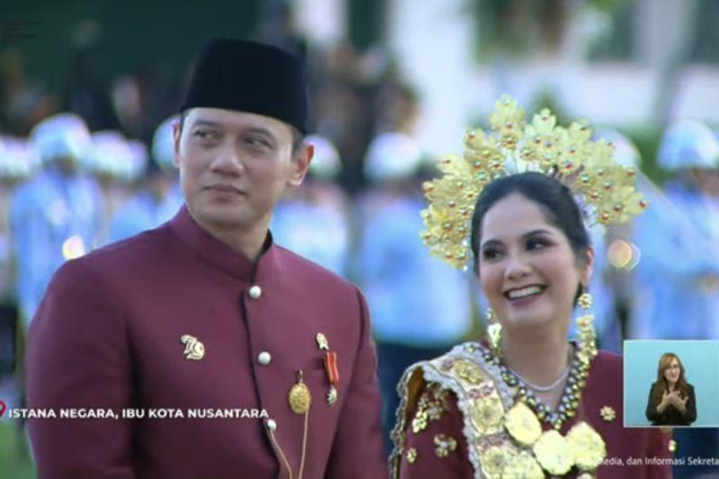 AHY-Istri Dapat Sepeda dari Jokowi karena Berbusana Terbaik saat HUT RI di IKN