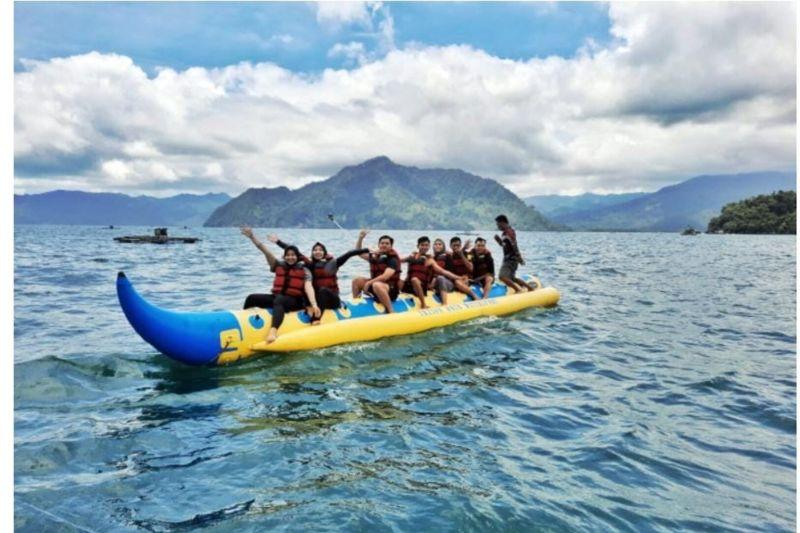 Suami Tewas saat Tolong Istri Pingsan Usai Atraksi Banana Boat di Pantai Trenggalek