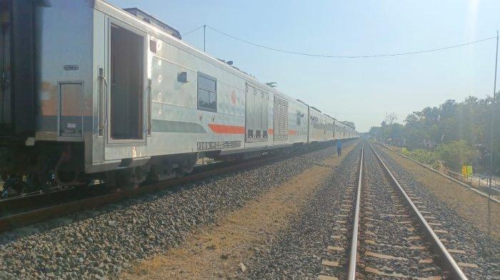 Kereta Api Argo Bromo Anggrek Tabrak Mobil di Grobogan, Dua Orang Tewas