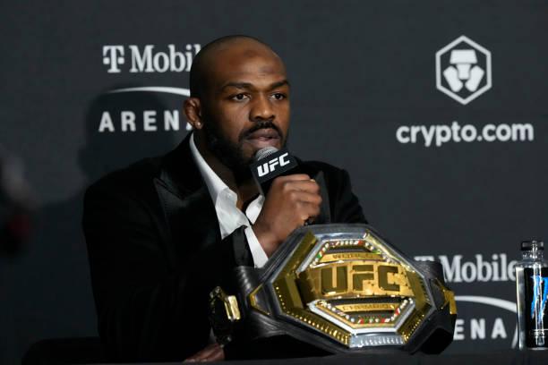 Dana White Yakin Jon Jones akan Bertarung Lawan Tom Aspinall
