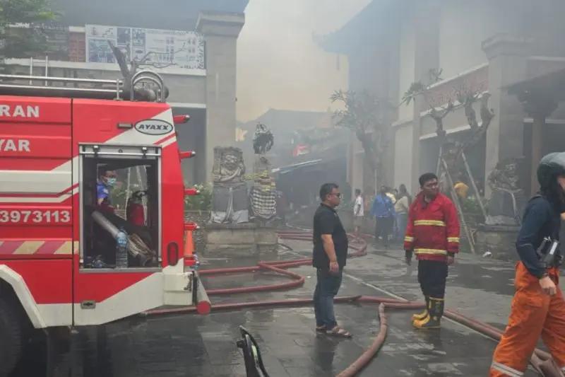 Polisi Selidiki Dugaan Kelalaian dalam Kebakaran Pasar Seni Ubud